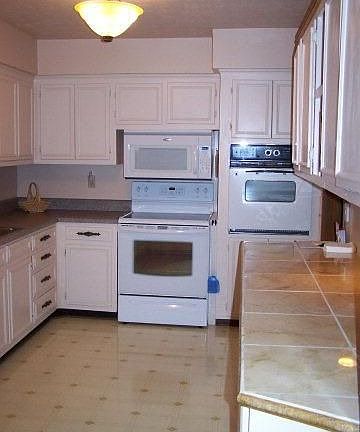 5th image of 718 W 12th St