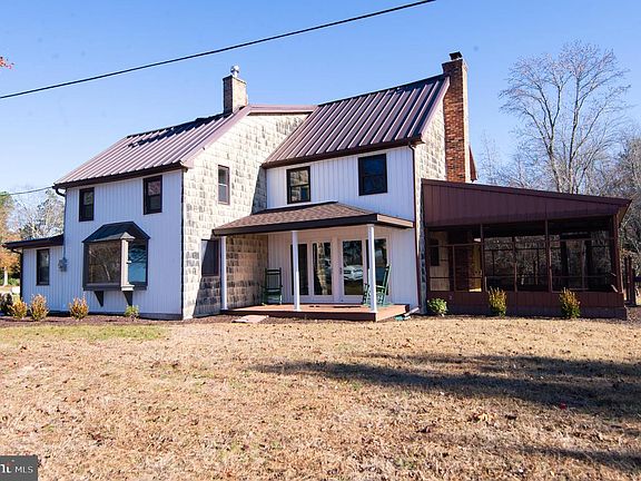 3rd image of 11453 Riverton Rd