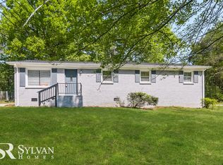 428 E McLelland Ave, Mooresville, NC 28115