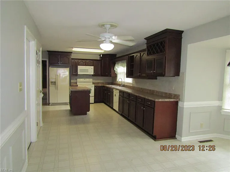 948 Timberlake Dr — Photo 5