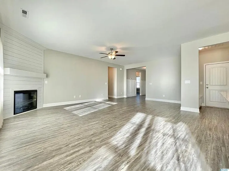 102 James Parcus Cir — Photo 8