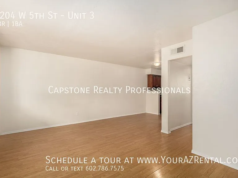 1204 W 5th St #3 — Photo 3