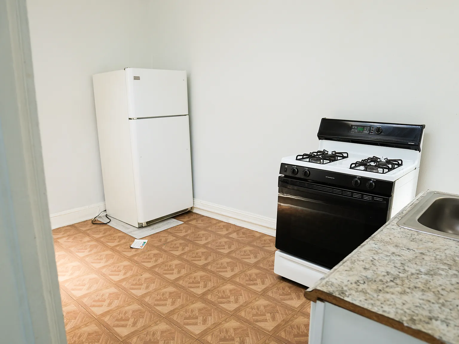 2 bed, 1.0 bath, $1,250 — Photo 1