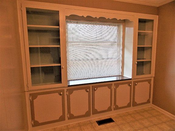 5th image of 819 Woodland Dr