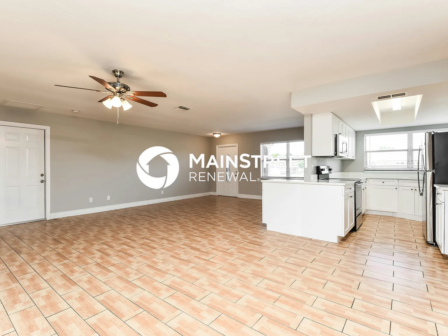 916 SE 18th St — Photo 4