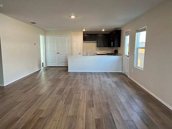 4th image of 2254 Great Belt Blvd