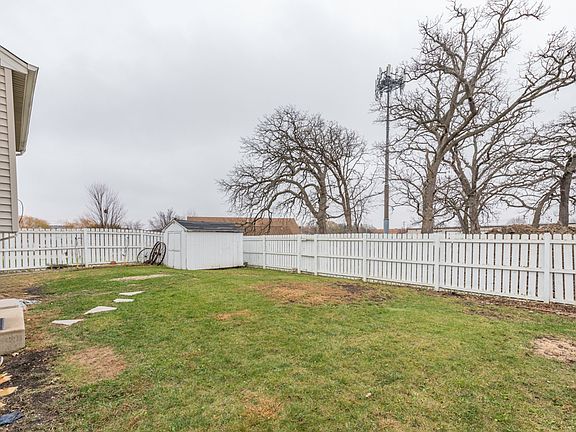 3rd image of 129 Centennial Dr