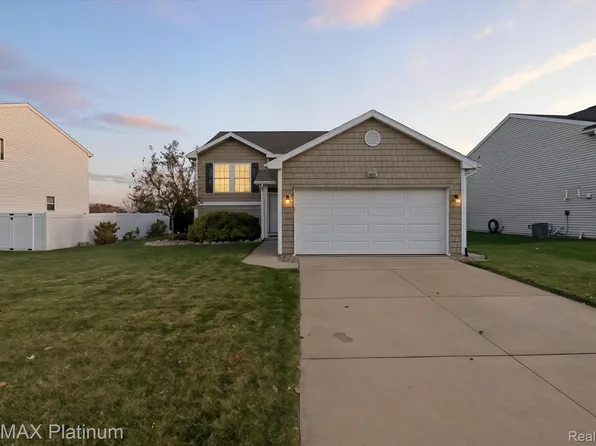 16519 Bedington Dr, Linden, MI 48451