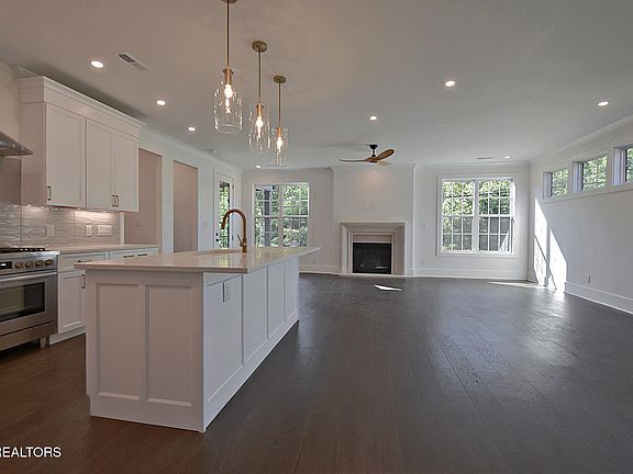4th image of 9928 Alani Hill Way