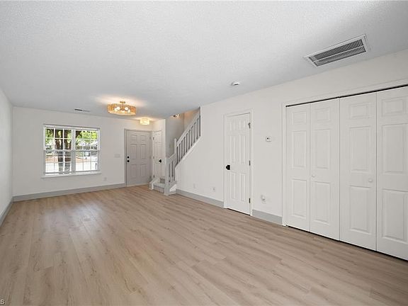 5th image of 107 Bridford Downs Dr