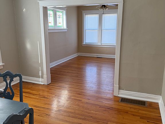 3rd image of 6536 Clayton Ave #1