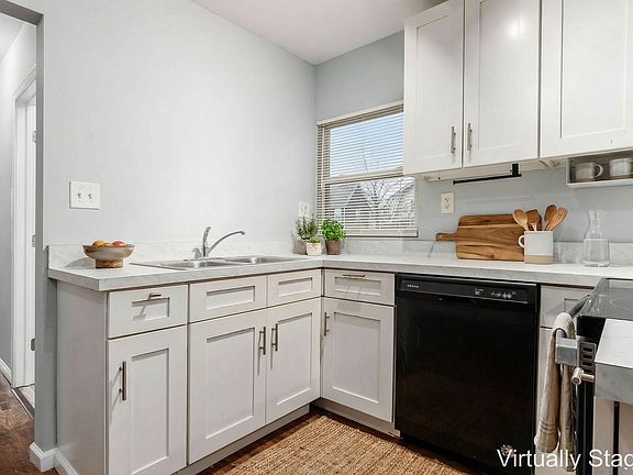 3rd image of 486-488 S Huron Ave