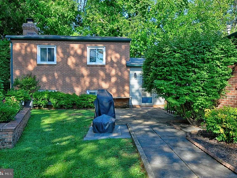 204 Belmont Dr SW — Photo 6