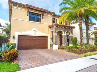 9942 NW 86th Ter, Doral, FL 33178