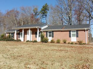 501 Garvin Lake Rd, Gaffney, SC 29340