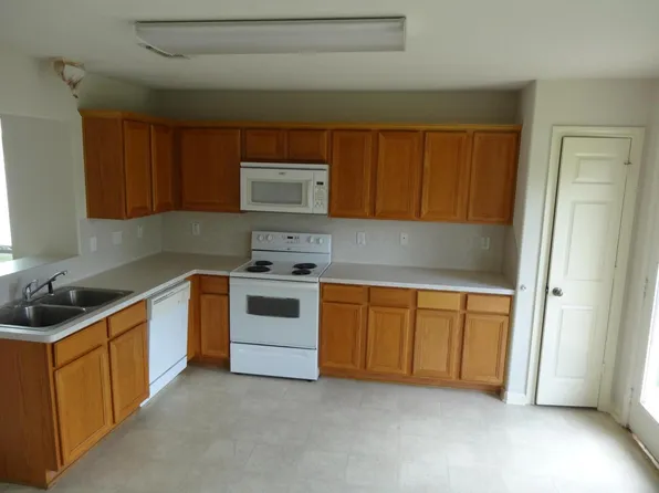 979 Oak Lynn Dr, Willis, TX 77378