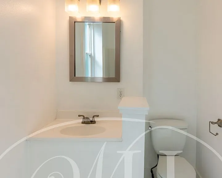 427 E Cherry St — Photo 21
