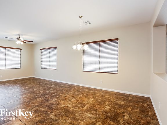 5th image of 33 Buffalo Gap Ct