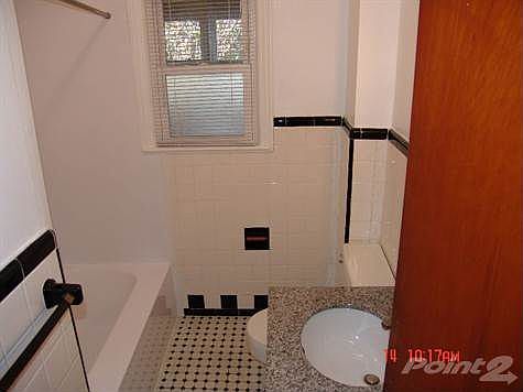 lower bathroom GR