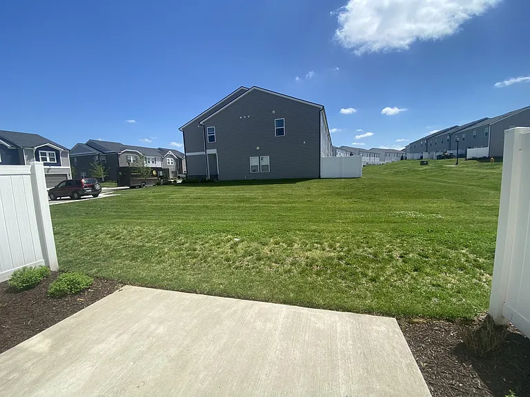 1550 Olympic Ln — Photo 2