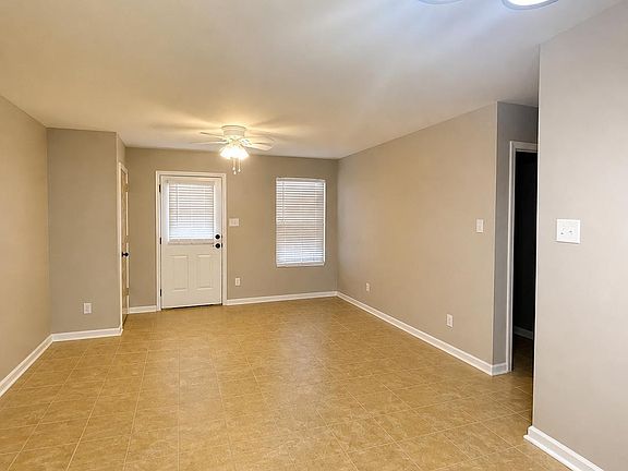 4th image of 1033 Gina Cir Unit A-b