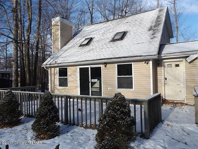 7490 Cottage Ln photo 1