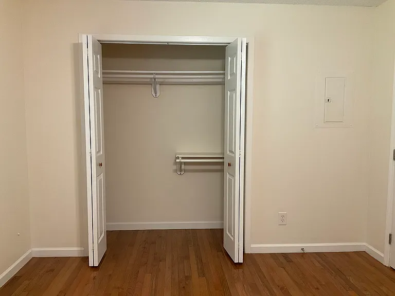 2811 E Oakland Ave #20 — Photo 17