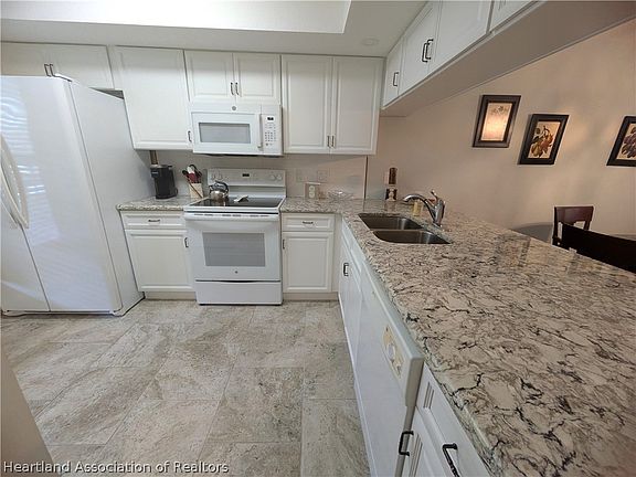 5th image of 1655 Lakeview Dr Unit A203