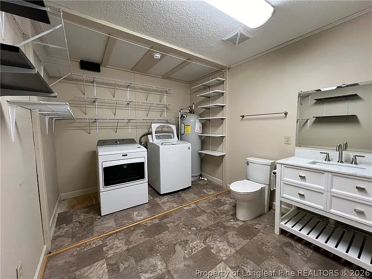 211 Ellington St — Photo 11