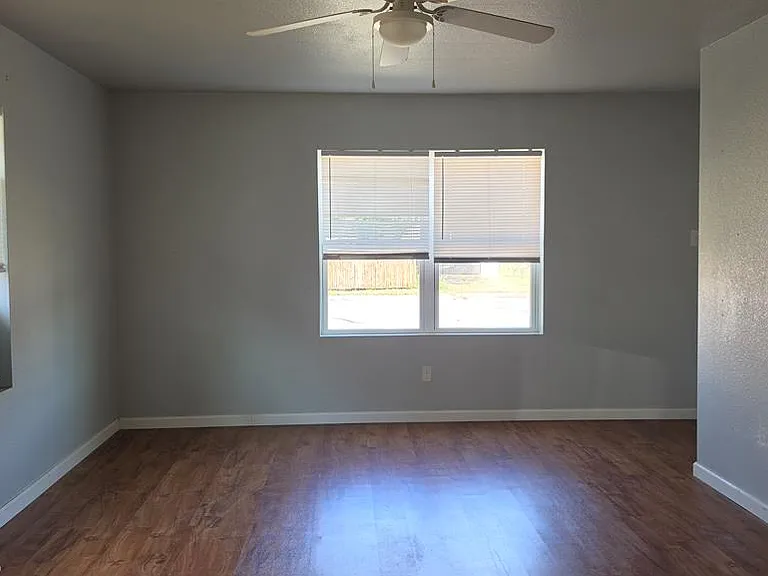 1103 N Carrizo St #B — Photo 3