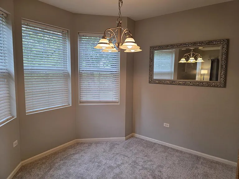 2250 Aurora Dr — Photo 8