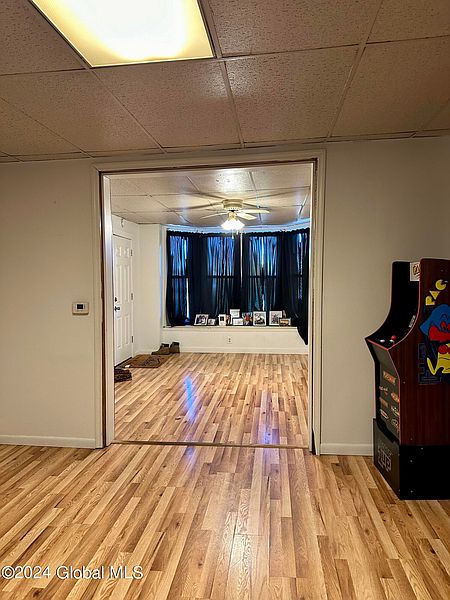 4th image of 886 3rd Avenue