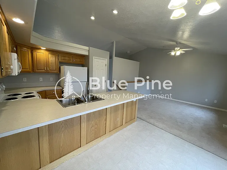 3863 Ridgeview Cir — Photo 8