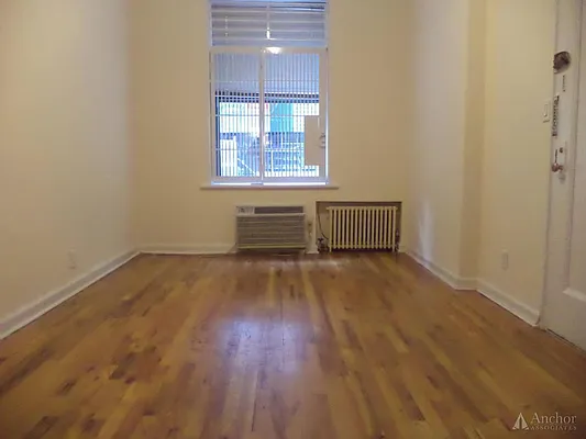 Rented by Anchor Associates | media 12