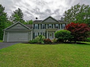 14 Ridgewood Dr, Wynantskill, NY 12198