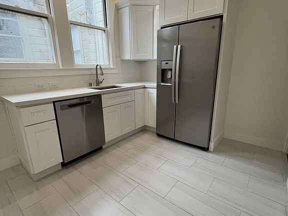 2nd image of 1516 Lombard St APT 3