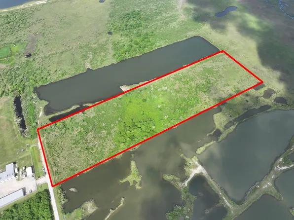 950 Miller Dr, Port Bolivar, TX 77650