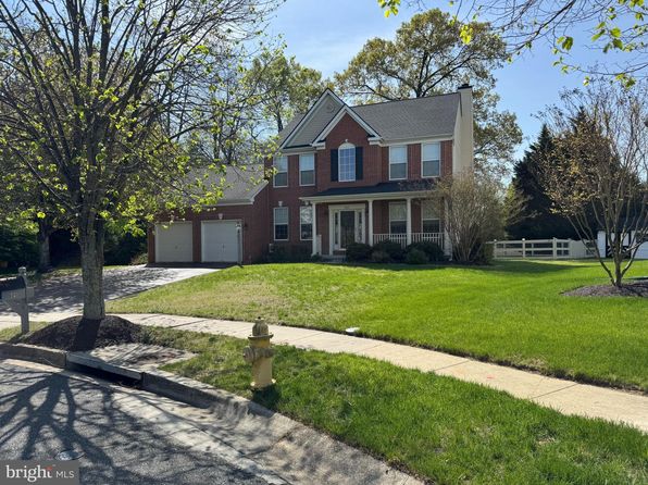 321 Early Pride Ct, Pasadena, MD 21122