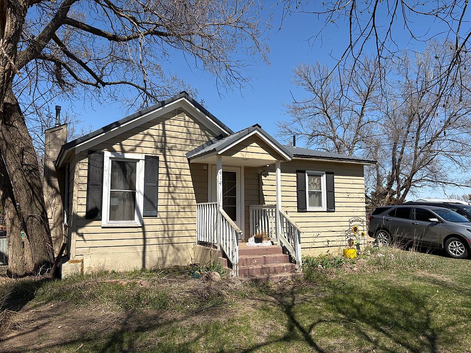 1st image of 414 W Main St