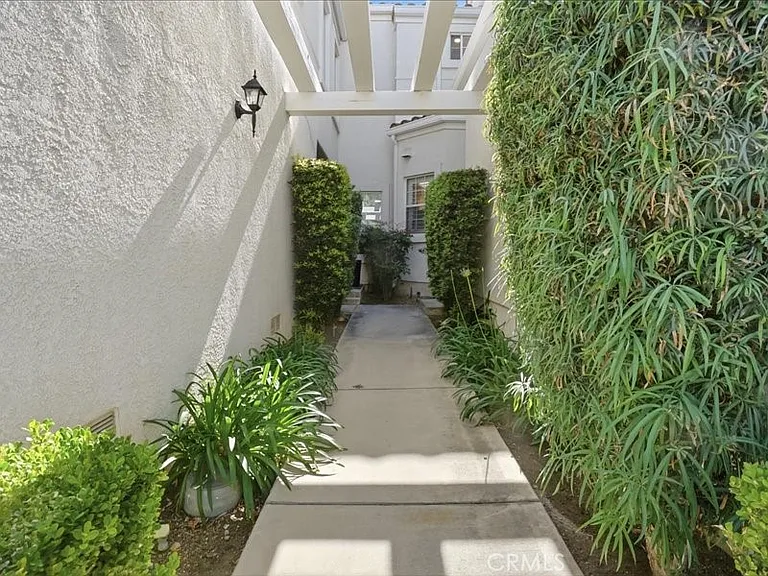 356 Carrione Ct — Photo 14