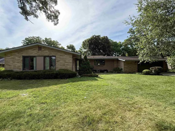 1839 Arrowhead Drive, Beloit, WI 53511