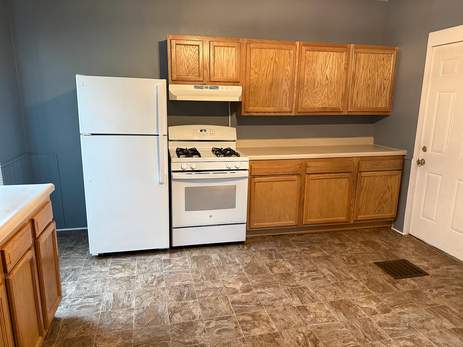 2 bed, 1440 sqft, $1,550 — Photo 2