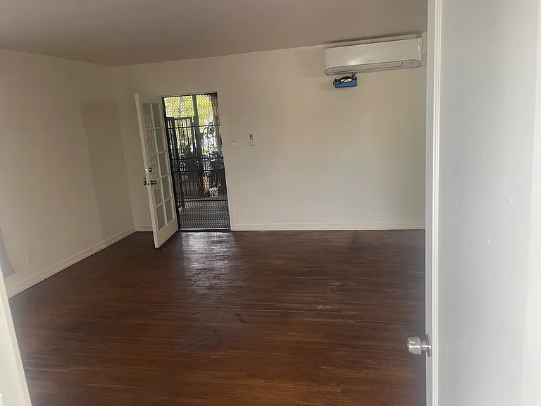 201 S Rampart Blvd #A — Photo 14