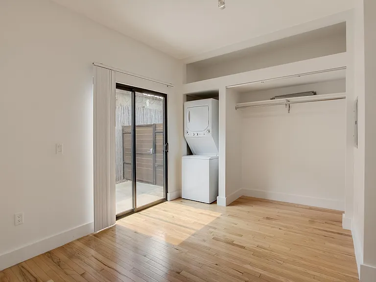 3102 London St #3110 — Photo 16