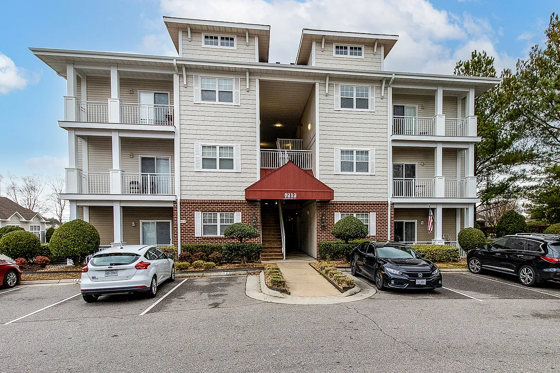 2 bed, 1367 sqft, $1,895 — Photo 1