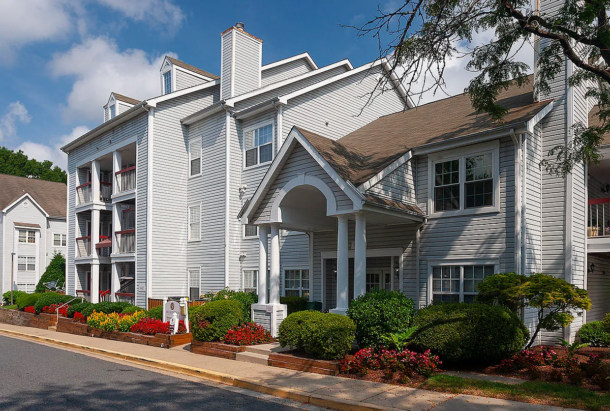 Breckenridge Condominiums — Photo 2