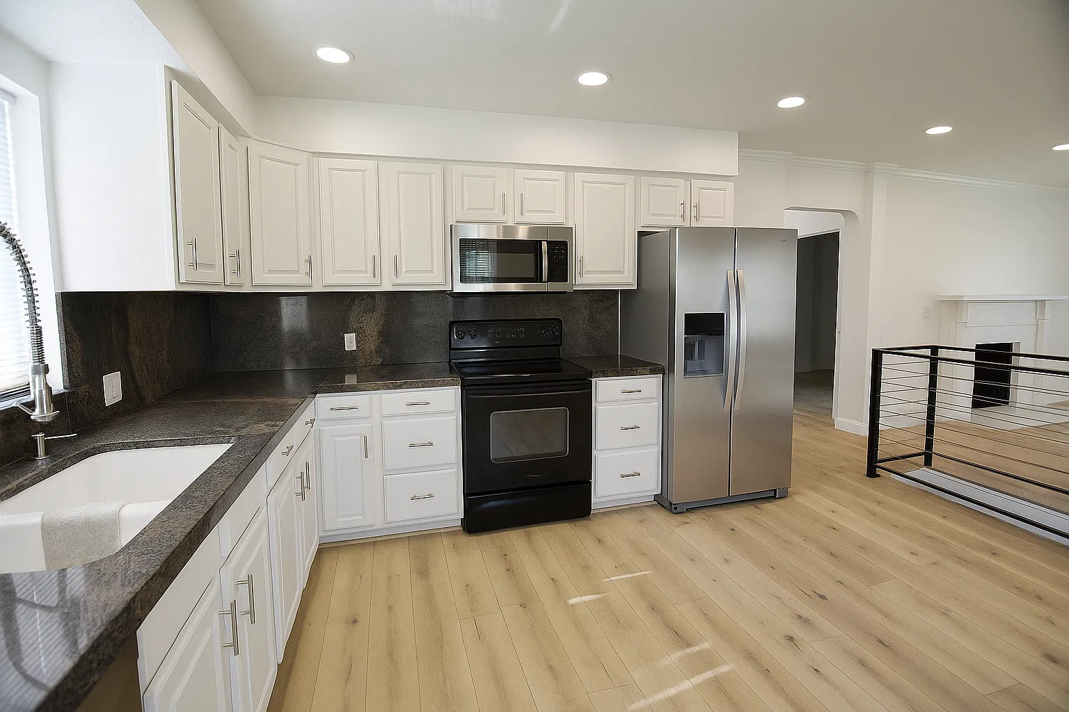 5 bed, 2.5 bath, 2334 sqft, $3,099 — Photo 4