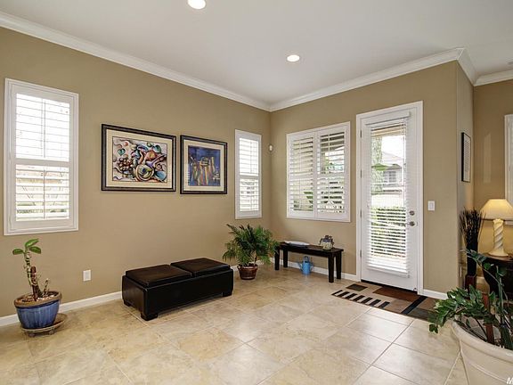 4th image of 8042 Linda Isle Ln