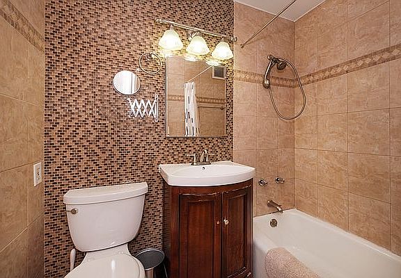 5th image of 333 E 45th St APT 26A