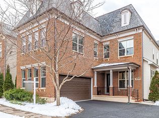20599 Holyoke Dr, Ashburn, VA 20147